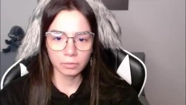 Image 2 of wolfs_daughter Stream on Chaturbate on 1 month ago