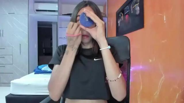 Image 2 of wonderfullalice17 Stream on Chaturbate on 16 months ago
