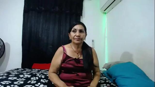 Image 4 of wondermilf535830 Stream on Chaturbate on 24 months ago