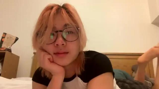 Image 3 of wooshiesushie Stream on Chaturbate on 16 months ago