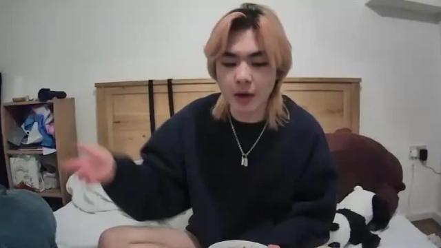 Image 2 of wooshiesushie Stream on Chaturbate on 15 months ago