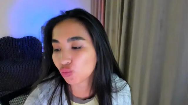 Image 11 of worldofkim Stream on Chaturbate on 1 month ago