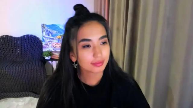 Image 10 of worldofkim Stream on Chaturbate on 1 month ago