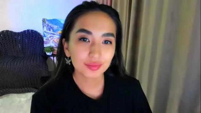 Image 3 of worldofkim Stream on Chaturbate on 1 month ago
