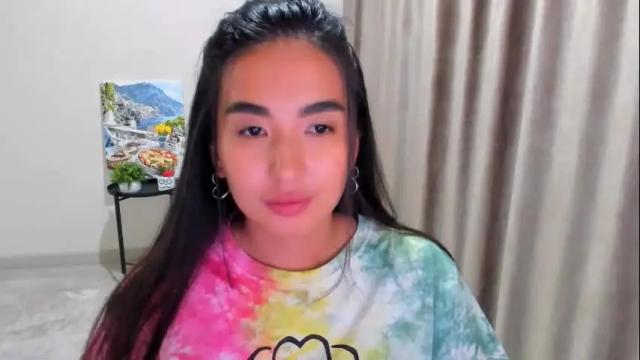 Image 2 of worldofkim Stream on Chaturbate on 4 months ago