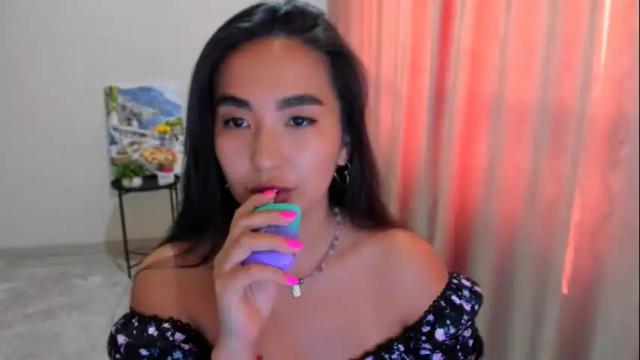 Image 12 of worldofkim Stream on Chaturbate on 4 months ago