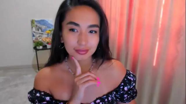 Image 2 of worldofkim Stream on Chaturbate on 4 months ago