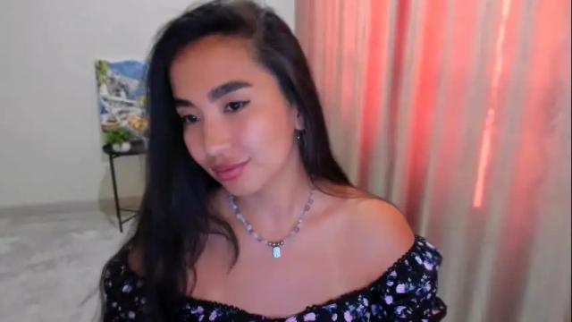 Image 3 of worldofkim Stream on Chaturbate on 4 months ago