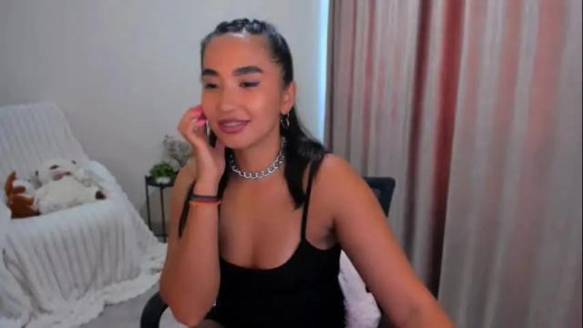 Image 4 of worldofkim Stream on Chaturbate on 4 months ago