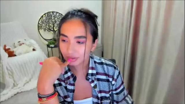 Image 11 of worldofkim Stream on Chaturbate on 4 months ago