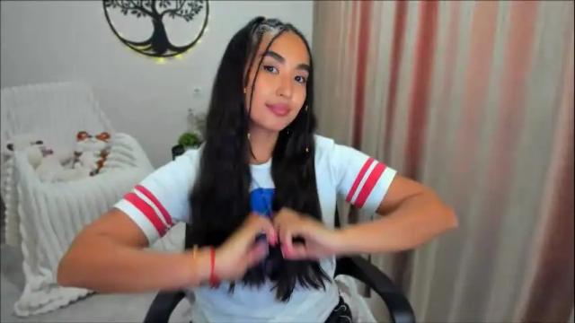 Image 10 of worldofkim Stream on Chaturbate on 4 months ago