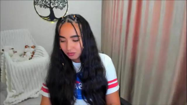 Image 7 of worldofkim Stream on Chaturbate on 4 months ago