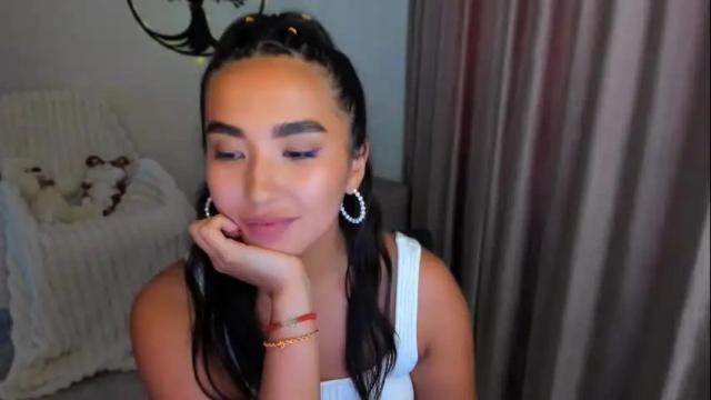 Image 10 of worldofkim Stream on Chaturbate on 4 months ago