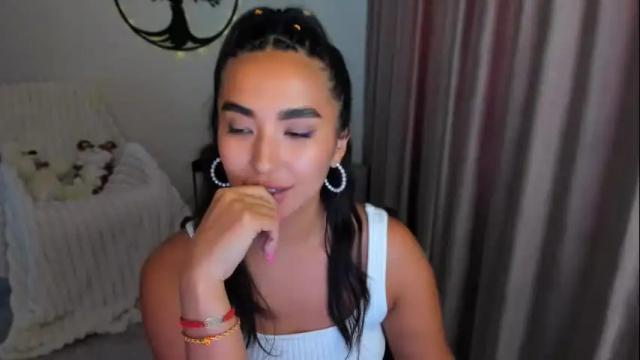 Image 11 of worldofkim Stream on Chaturbate on 4 months ago