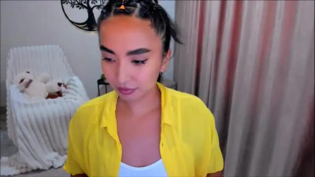 Image 3 of worldofkim Stream on Chaturbate on 3 months ago