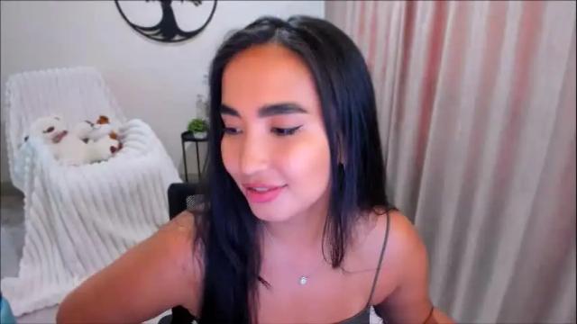 Image 10 of worldofkim Stream on Chaturbate on 3 months ago