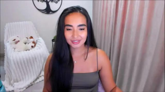 Image 3 of worldofkim Stream on Chaturbate on 3 months ago