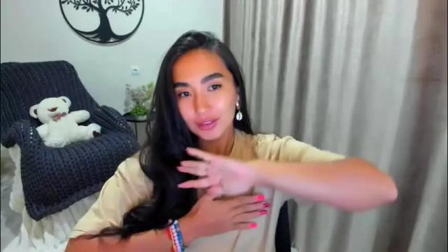 Image 3 of worldofkim Stream on Chaturbate on 2 months ago