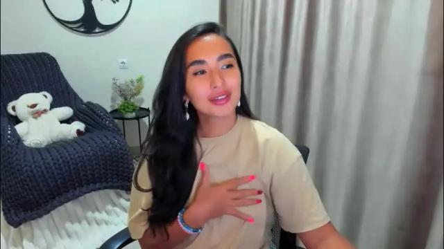 Image 7 of worldofkim Stream on Chaturbate on 2 months ago