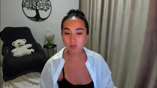 Image 8 of worldofkim Stream on Chaturbate on 2 months ago