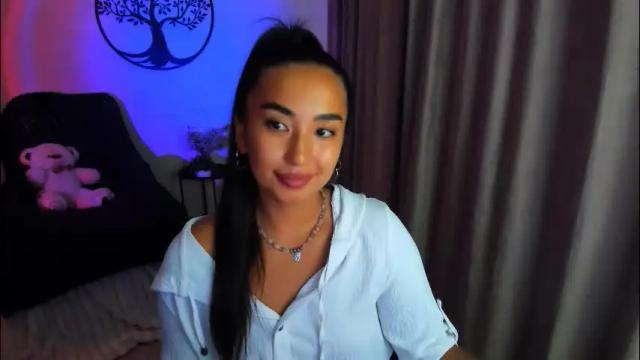 Image 4 of worldofkim Stream on Chaturbate on 1 month ago