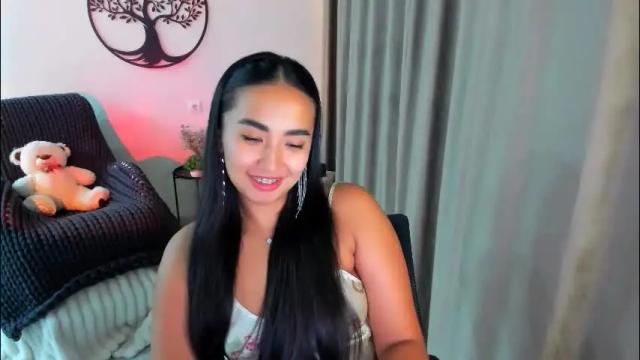 Image 8 of worldofkim Stream on Chaturbate on 28 days ago