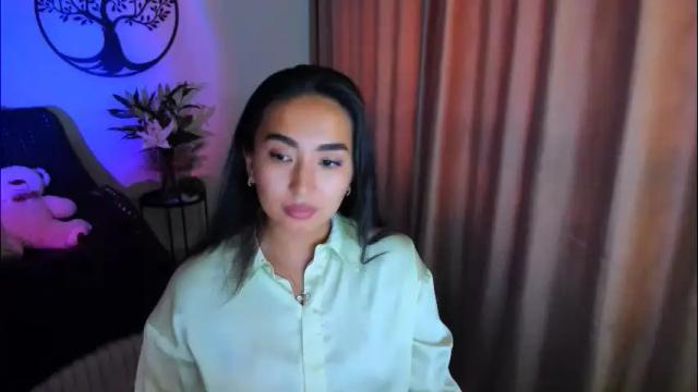 Image 4 of worldofkim Stream on Chaturbate on 3 days ago