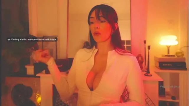Image 2 of worshipbrielle Stream on Chaturbate on 1 month ago