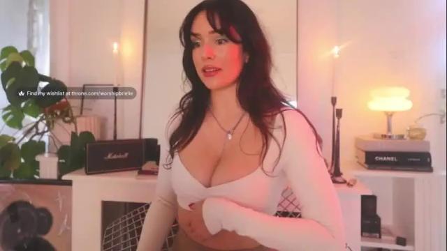 Image 4 of worshipbrielle Stream on Chaturbate on 1 month ago