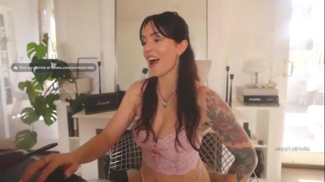 Image 8 of worshipbrielle Stream on Chaturbate on 26 days ago
