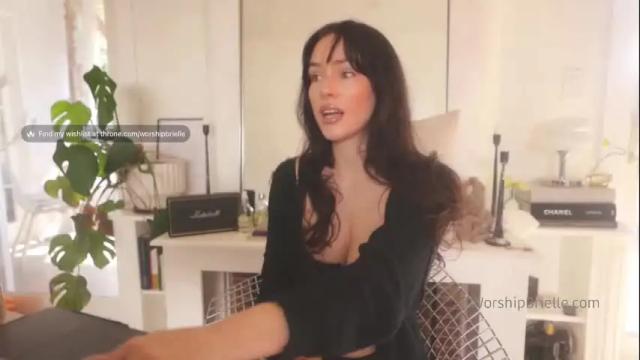 Image 12 of worshipbrielle Stream on Chaturbate on 25 days ago