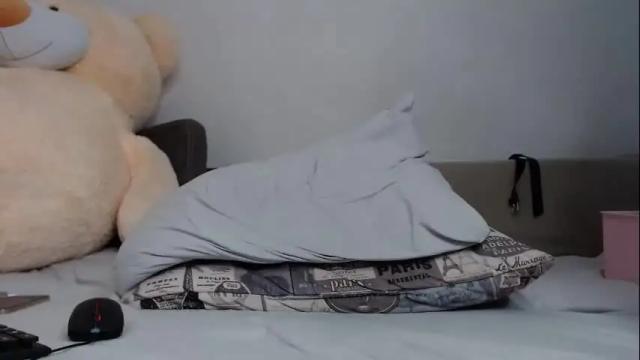 Image 3 of wow_blonde Stream on Chaturbate on 29 days ago