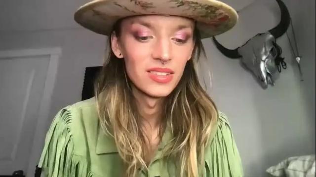 Image 12 of wytransgal Stream on Chaturbate on 17 months ago