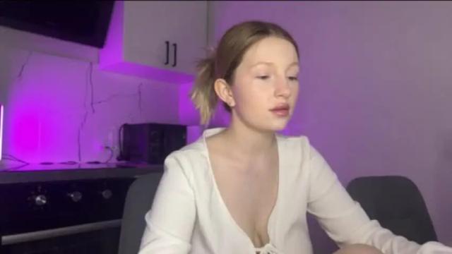 Image 4 of x__ivy_x Stream on Chaturbate on 13 months ago
