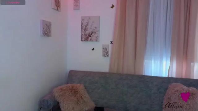 Image 6 of x_allison02x Stream on Chaturbate on 14 months ago