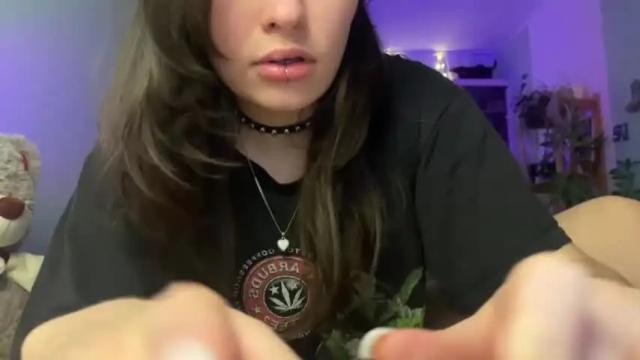 Thumbnail 3, x_hellokitty_x's Stream at Chaturbate, 16 months ago
