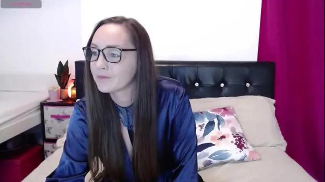 Image 2 of x_myla_x Stream on Chaturbate on 4 months ago