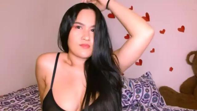 Image 2 of xalondra_queenx Stream on Chaturbate on 19 months ago