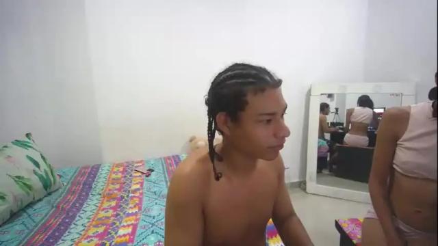 Image 7 of xayah_y_rakan Stream on Chaturbate on 2 months ago