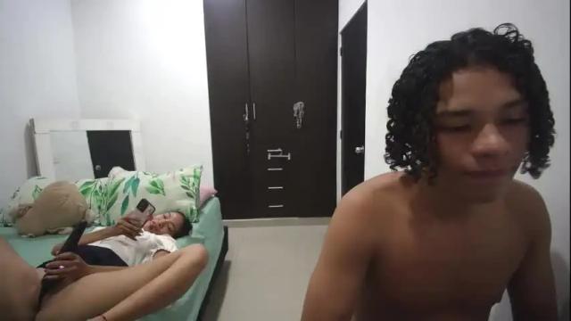 Image 10 of xayah_y_rakan Stream on Chaturbate on 16 days ago