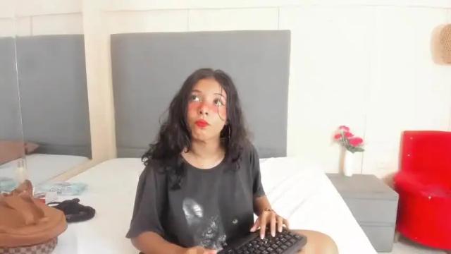 Thumbnail 1, xayahnds's Stream at Chaturbate, 13 months ago