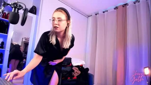 Image 11 of xcherrygoth Stream on Chaturbate on 2 months ago