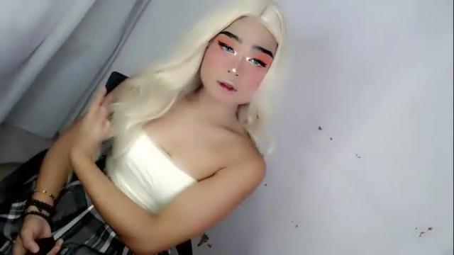 Image 2 of xchinita_kyanggx Stream on Chaturbate on 10 days ago