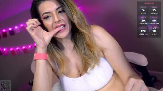 Image 8 of xclusivesecrets Stream on Chaturbate on 27 days ago
