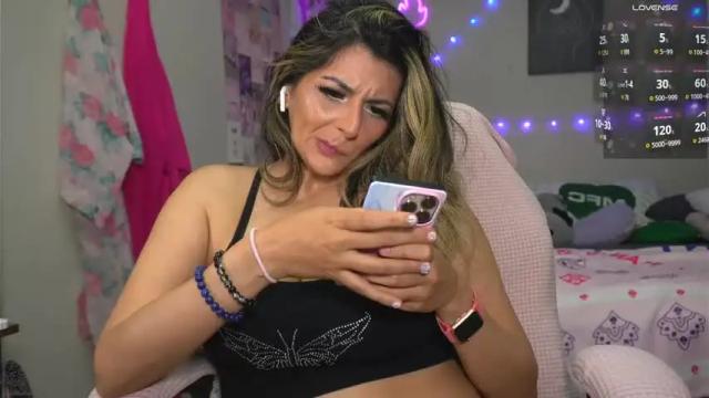 Image 7 of xclusivesecrets Stream on Chaturbate on 1 month ago