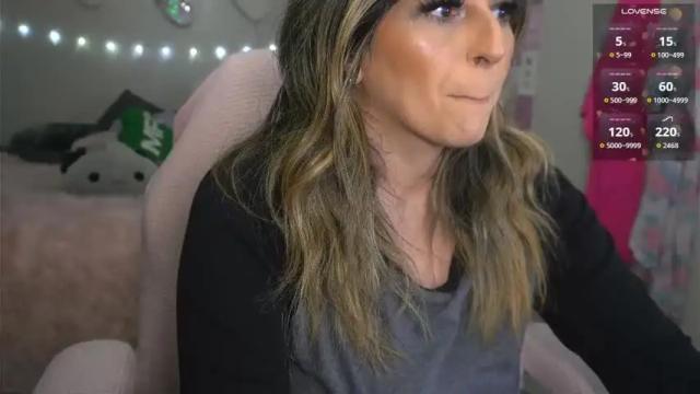 Image 11 of xclusivesecrets Stream on Chaturbate on 8 days ago