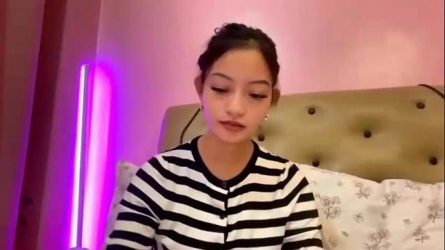 Image 6 of xcxccy19 Stream on Chaturbate on 29 days ago