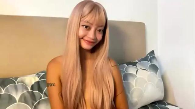 Image 2 of xcxccy19 Stream on Chaturbate on 2 days ago