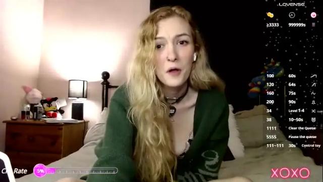 Image 2 of xelliee_rosex Stream on Chaturbate on 2 months ago