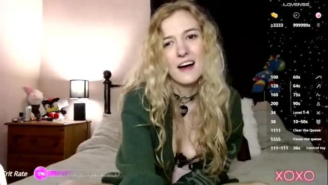 Image 2 of xelliee_rosex Stream on Chaturbate on 1 month ago